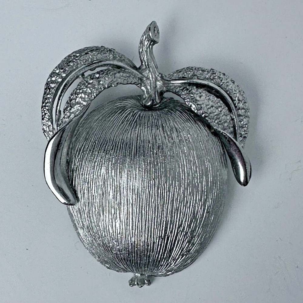 Sarah Coventry Vintage Silver Tone Apple Delight Brooch Pin Fashion Accessory I